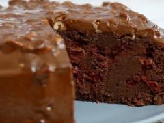 The man bought a cake, but when he walked away, he was gone: he was surprised at what he saw
