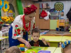 Mon updates the standard of primary education