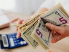 Banks are preparing to rewrite the dollar in Ukraine: what to expect in the coming days
