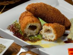 Juicy chicken rolls with mushrooms and cheese: meat will definitely not be dry