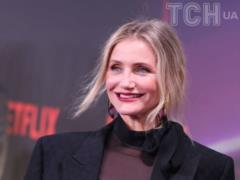 Камерон Диас застали на прогулке с годовалым сыном: как выглядит мальчик