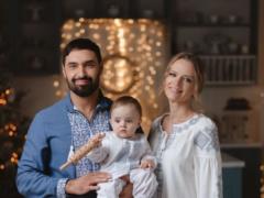 Жена Козловского растрогала первым фото сына в роддоме сразу после его рождения