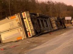 A bus and a truck collided in the Lviv region, many wounded