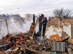 The Russians threw an air bomb into a residential building in the Kharkiv region: there is a victim