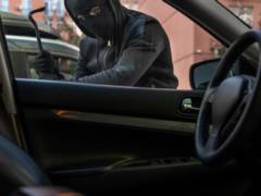 Как уберечься от угона авто, если надо оставить его надолго: избавьтесь от одной детали
