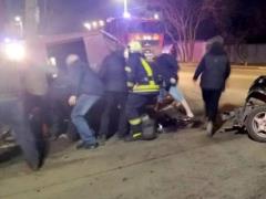 Водителя зажало между авто и электроопорой: в Павлограде произошло тройное ДТП, много пострадавших.