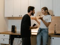 Мужчина отказывается готовить на кухне после того, что жена сделала с ней