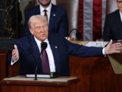 Трамп заявил, что Зеленский за каденции Байдена «забирал деньги у США, как конфету у ребенка»