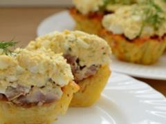 Картофельные  корзинки  с сыром и овощами: рецепт сытного и очень вкусного блюда