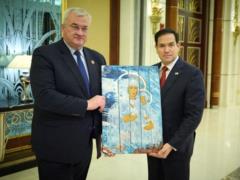 Sibiga gave Rubio an icon written on a cartridge box
