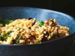 Как вкусно приготовить бюджетный булгур с молодой капустой: вкус блюда удивит