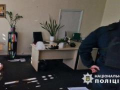 В Киеве мужчина расстрелял женщину и прыгнул в Днепр