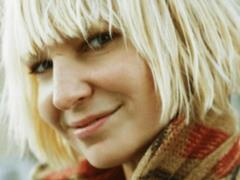 Sia подала на развод с мужем