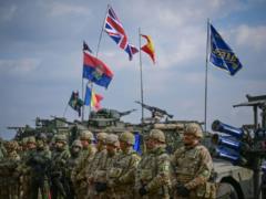 Запасы еды и оружия. Европа готовится к войне