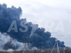 На атакованной нефтебазе в Краснодарском крае усилился пожар