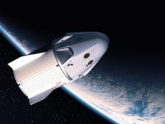 Корабль SpaceX впервые осуществит орбитальный полет над полюсами Земли