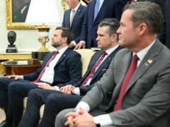 Уолтц по ошибке раскрыл журналисту планы ударов по Йемену