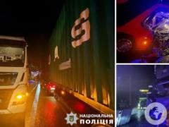 Во Львовской области пассажирский автобус столкнулся с грузовиком: пострадали семь человек.