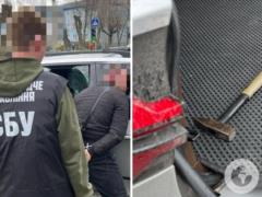  Выбивали  молотками  дань  из мобилизованных и онкобольных: в Украине задержали банду рэкетиров, которой руководил россиянин. Ф