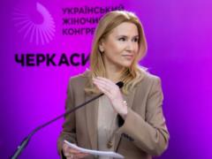 Права, возможности и паритетность для женщин в громадах: Елена Кондратюк открыла УЖК в Черкассах