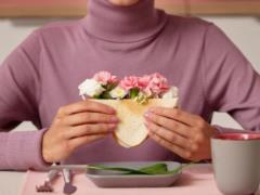 Что нужно есть женщинам во время критических дней: лучшие продукты