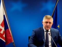 Фіцо заявил, что фон дер Ляєн назвала его  полным идиотом 