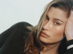 Как у Хейли Бибер: с чем носить укороченные брюки этой весной