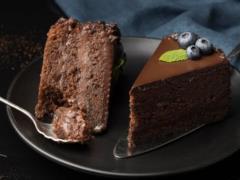 Самый простой рецепт вкусного шоколадного торта: понадобится всего 5 ингредиентов