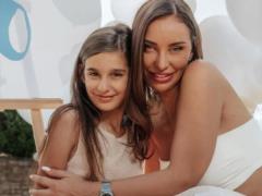 Балерина Шишпор призналась, в каких отношениях с экс-избранником-футболистом Бущаном и где сейчас их дочь