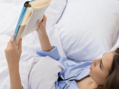 Могут ли книги мешать сну: новое исследование о чтении после 40 лет
