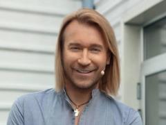 После скандала с русским языком: Олег Винник выпустил  новую  песню, которую написал за неделю до полномасштабной войны