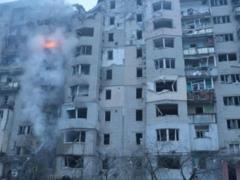 РФ ударила по Купянску: загорелся многоэтажный дом, есть пострадавшие
