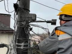 За двое суток ДТЭК вернул свет 21 тыс. семей после вражеских атак