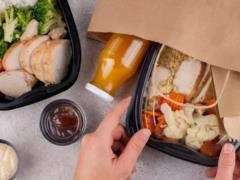 Упаковка для еды, которая может провоцировать развитие рака: о чем говорит наука