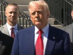 Трамп объяснил, почему отложил введение тарифов