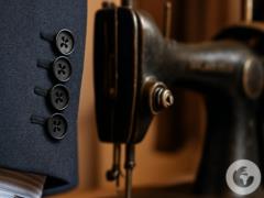 Зачем на рукавах пиджака много пуговиц: интересное объяснение