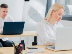 Гибридные работники начали все чаще отдавать предпочтение работе в офисе: в чем дело