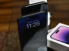 Samsung скинули с  трона : кто занял место  короля смартфонов 