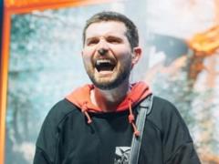 В Киеве появилось граффити в поддержку Noize MС: неравнодушные украинцы его усовершенствовали и оставили послание для россиян