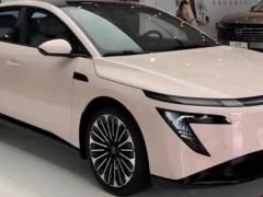 Втрое дешевле: доступного соперника Tesla от Nissan показали на новых фото
