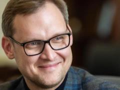 Экс-замглавы Офиса президента получил подозрение за крупную взятку: названо имя