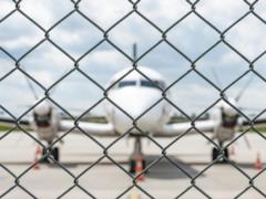 Польша планирует первой возобновить авиасообщение с Украиной