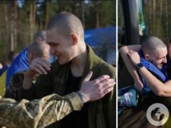  Господи, дай мне силы : опубликовано щемящее видео с возвращением украинцев из плена РФ
