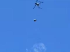 Паски бойцам ВСУ на фронте доставляют дроны