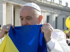 Pope Francis really crushed by Maviki? The incredible story of a volunteer fee for the 93rd Brigade  
