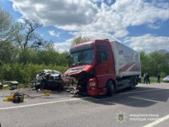 ДТП с грузовиком и легковым автомобилем на Львовщине: трое погибших