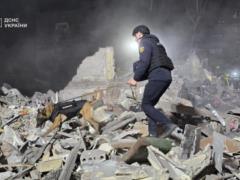 Зеленский возвращается в Украину из-за атаки РФ