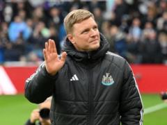 Эдди Хау снова возглавил клуб после госпитализации