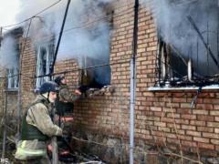 Россияне дважды атаковали спасателей в Никополе во время тушения пожара