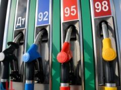 Топливо в Украине подешевело почти на гривну